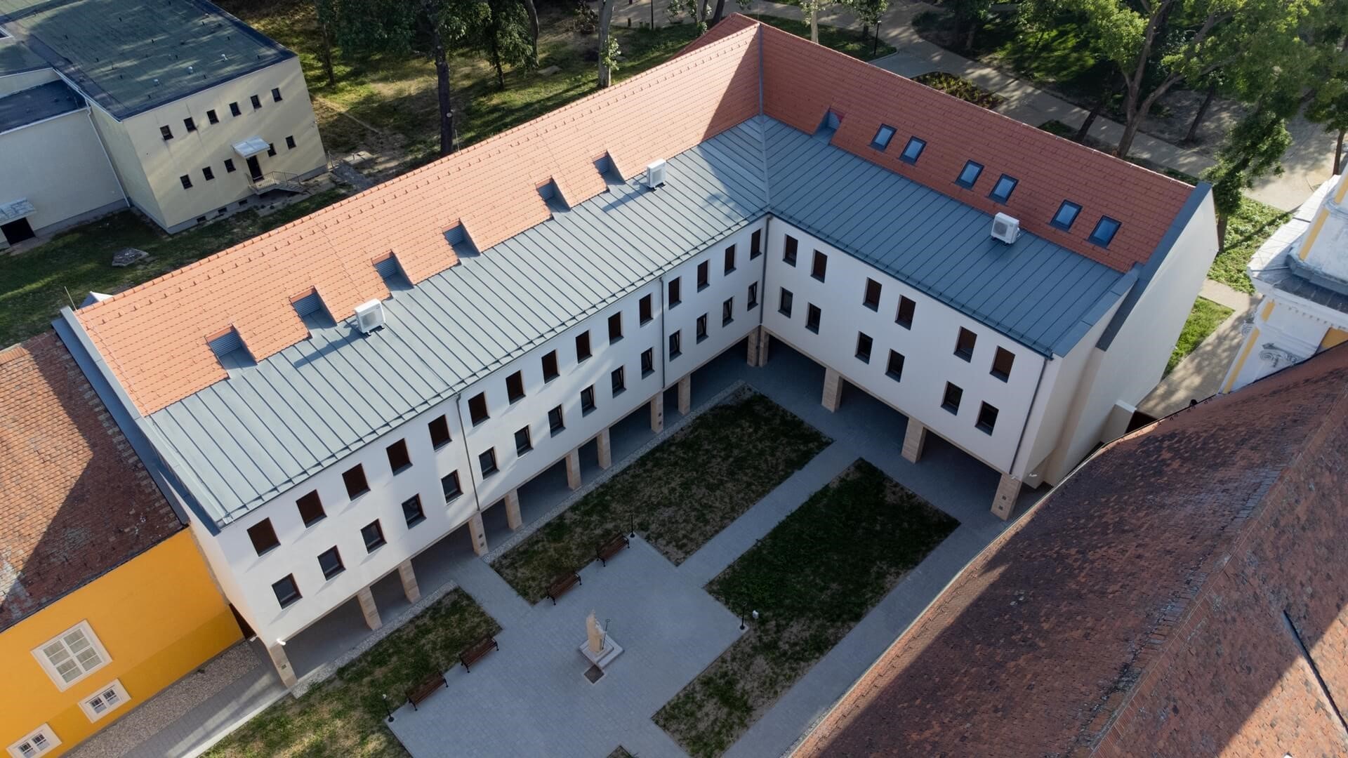 apatság5